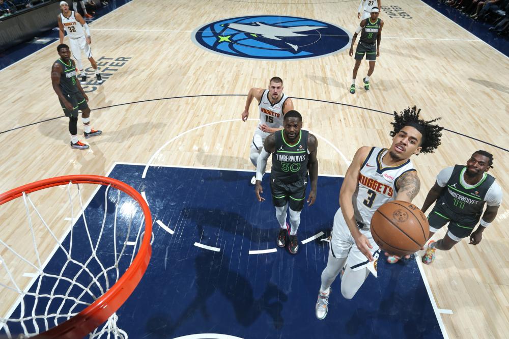 人分别代表 人分别代表